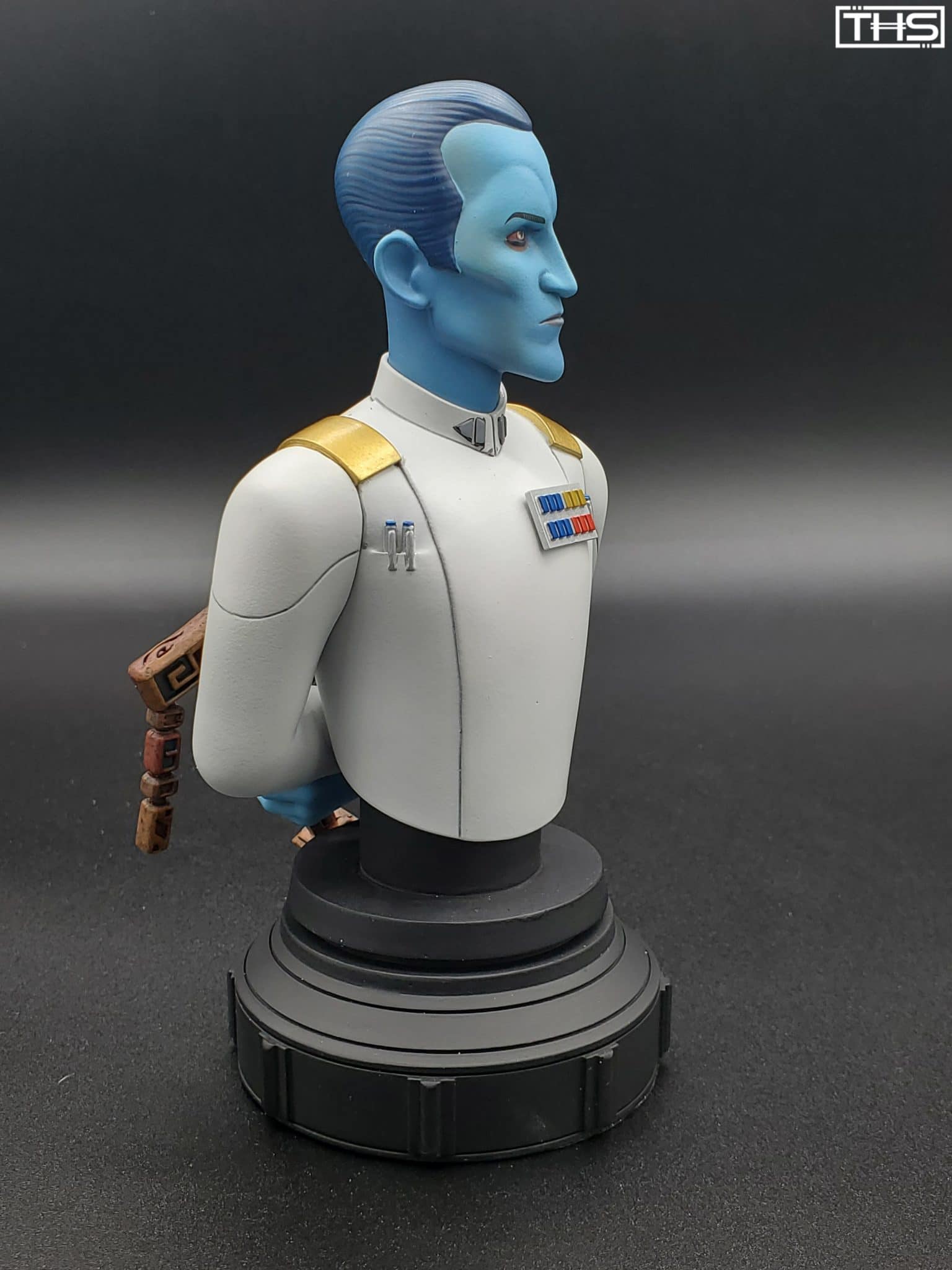 Star Wars Rebels Grand Admiral Thrawn Animated Mini Bust Review