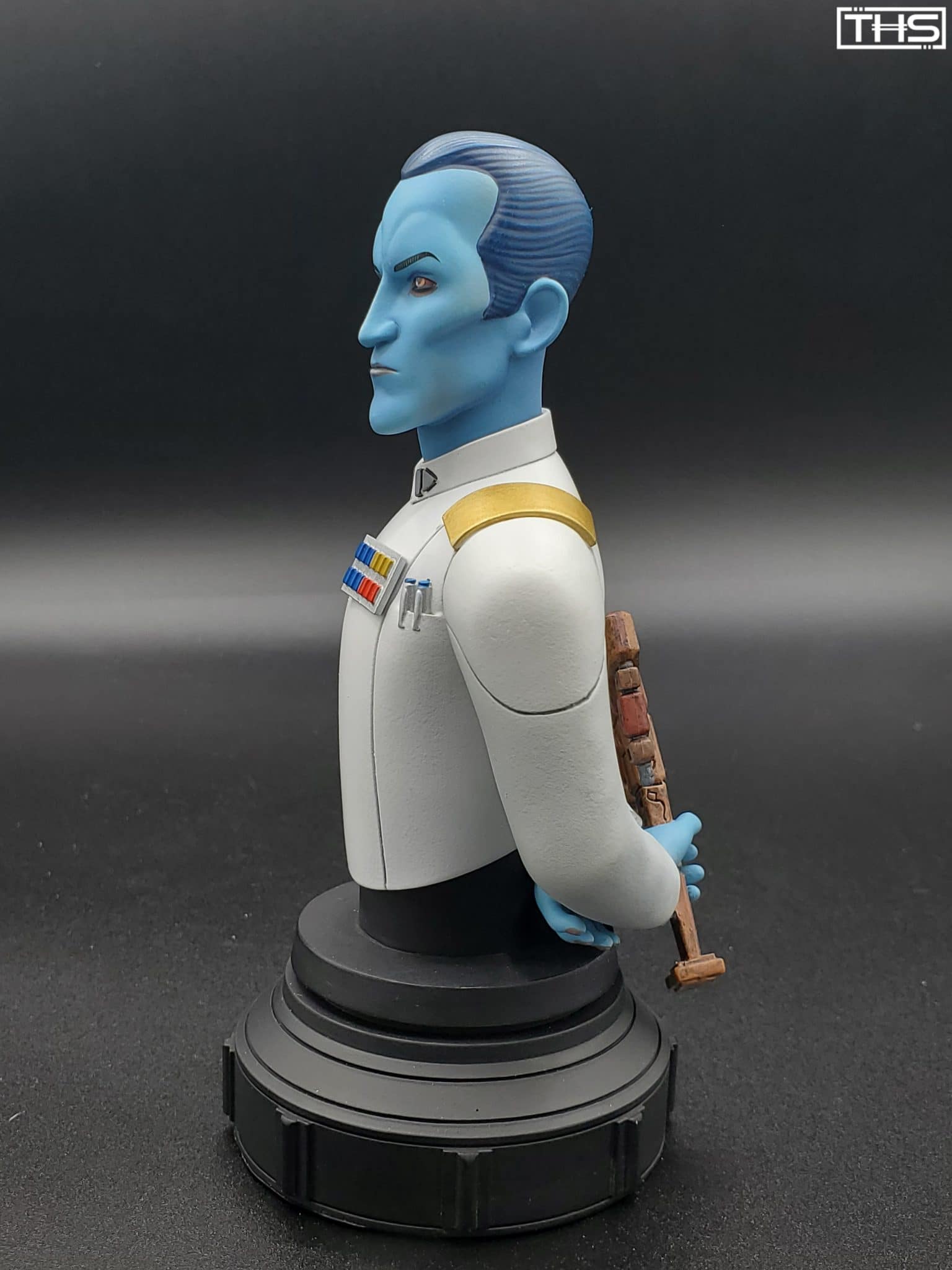 thrawn bust