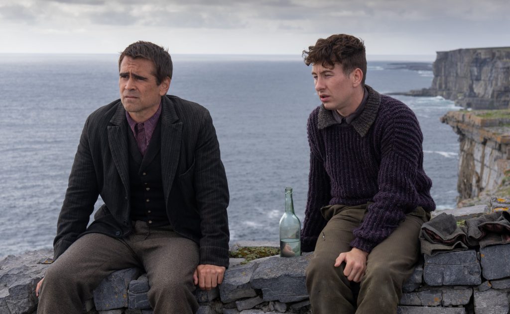 (L to R) Colin Farrell as Padraic and Barry Keoghan as Dominic