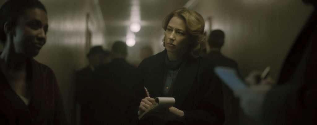 Carrie Coon as Jean Cole in 20th Century Studios' BOSTON STRANGLER, exclusively on Hulu. Photo courtesy of 20th Century Studios. © 20th Century Studios. All Rights Reserved.
