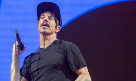 Red Hot Chili Peppers Concert Reviewer Skewers Anthony Kiedis For Minnesota Show