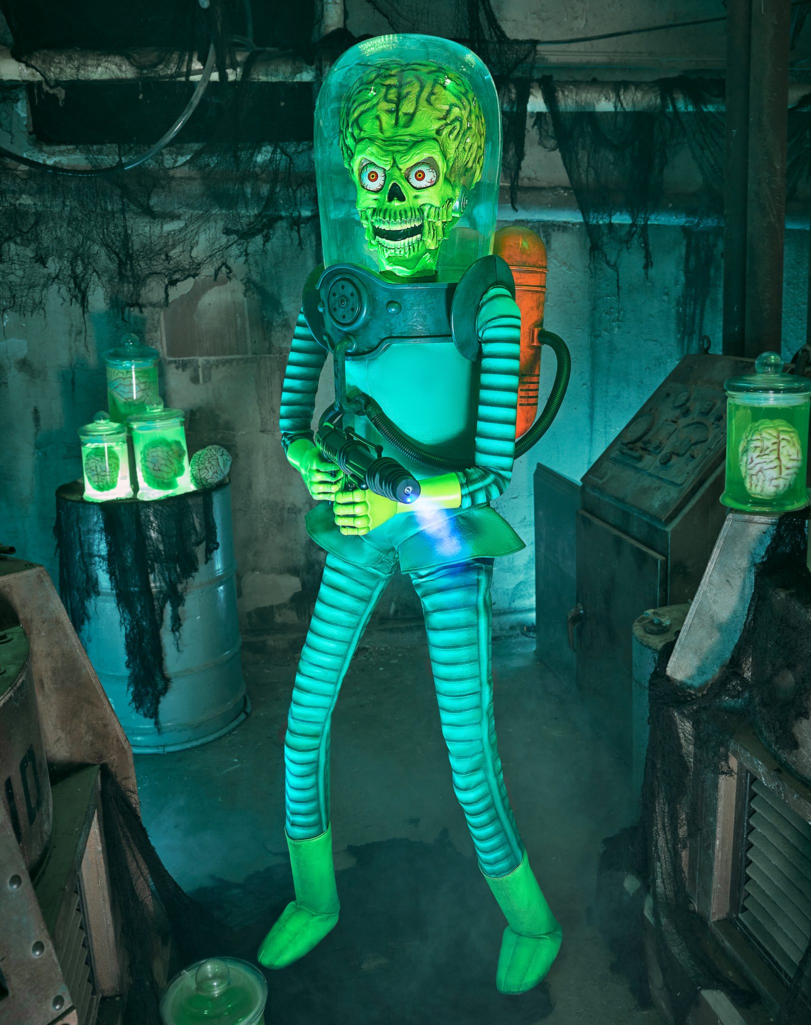 Spirit Halloween Jumps Into 'Mars Attacks' Animatronics With HUGE Alien
