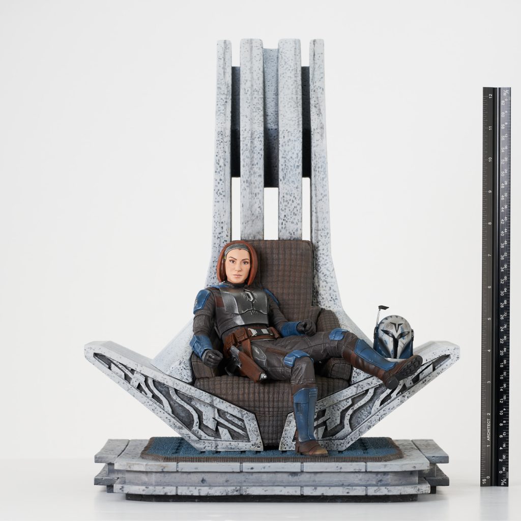 Star Wars: The Mandalorian Bo-Katan on Throne Premier Collection 1/7 Scale Statue