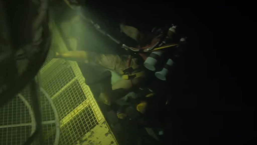 Divers escape danger under water in Last Breath