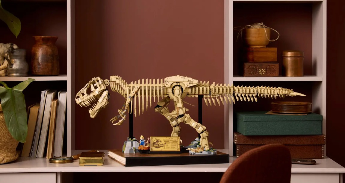 Jurassic World Dinosaur Fossils: Tyrannosaurus Rex LEGO Set Coming Soon